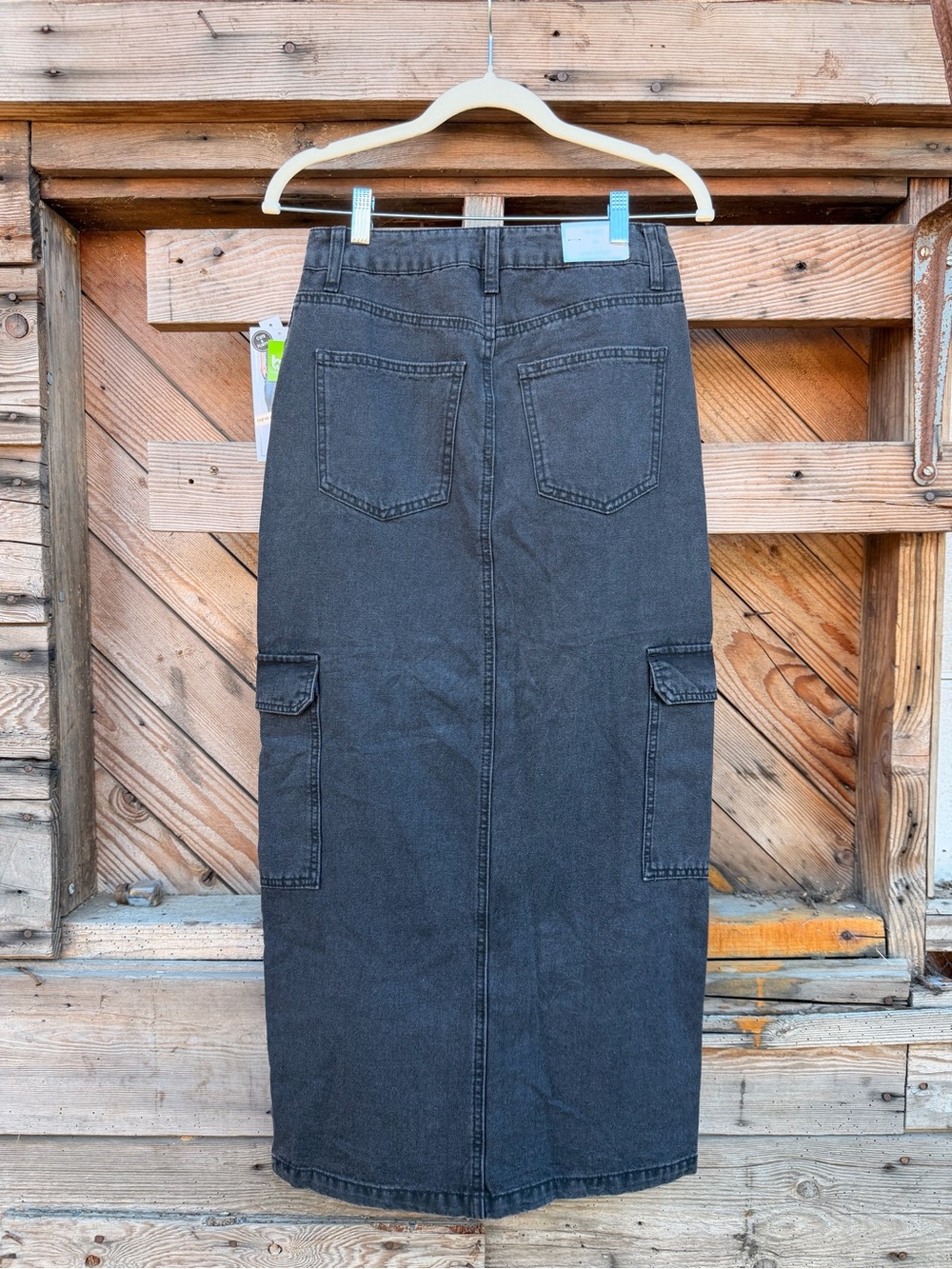 Tinseltown High-Waist Black Cargo Midi Skirt - Picture 5 of 5